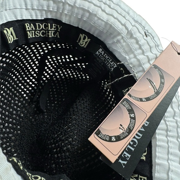 Badgley Mischa Women’s Crochet Crown Bucket Hat, white bow NEW - Picture 6 of 10